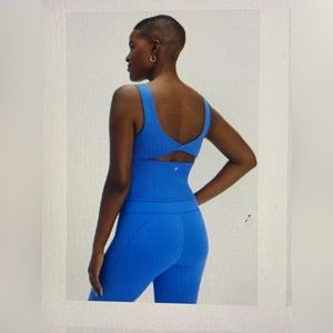 Fabletics Oasis Twist Built-In Bra Tank Size Large